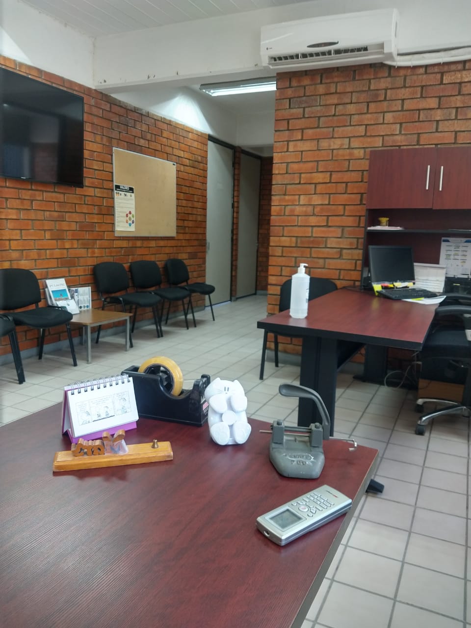 Edificio 31, oficinas administrativas